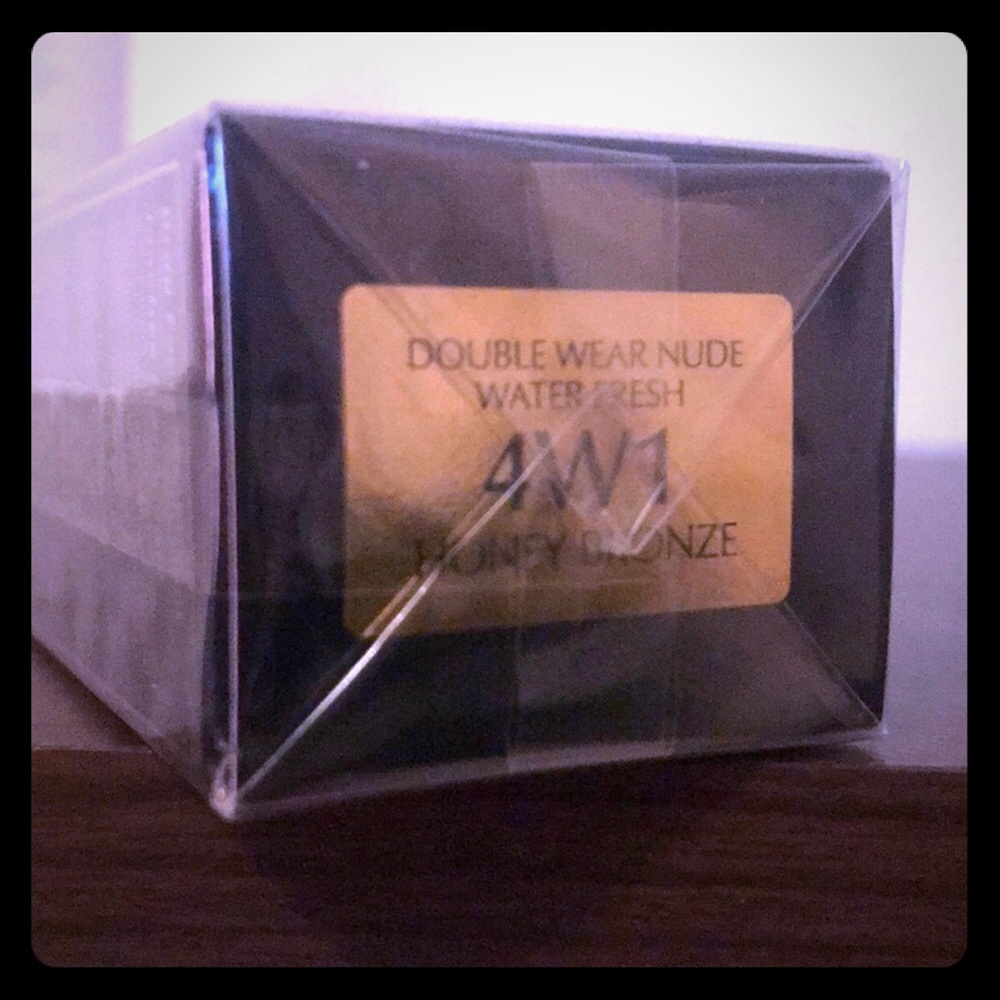 Estée Lauder double wear nude foundation